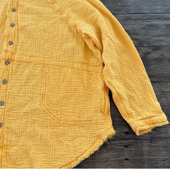 We the Free Summer Daydream Buttondown - Picture 6 of 10